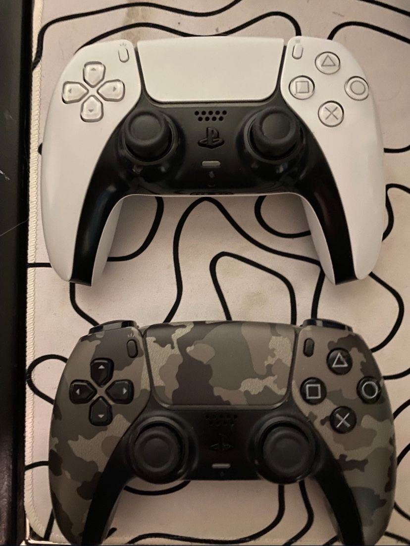 PS5 Controllers