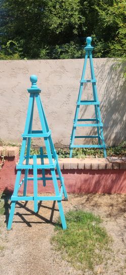 Obelisk & Trellis