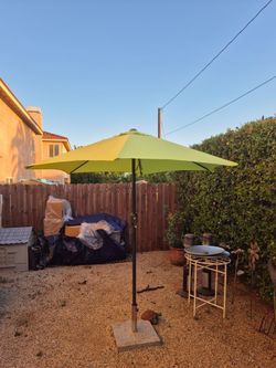 7.5" ft market umbrella patio color: green base not included