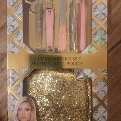  Hilton 5-piece manicure set with a travel pouch