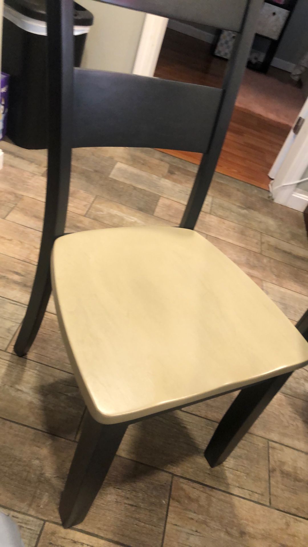 Table With 4 Chair