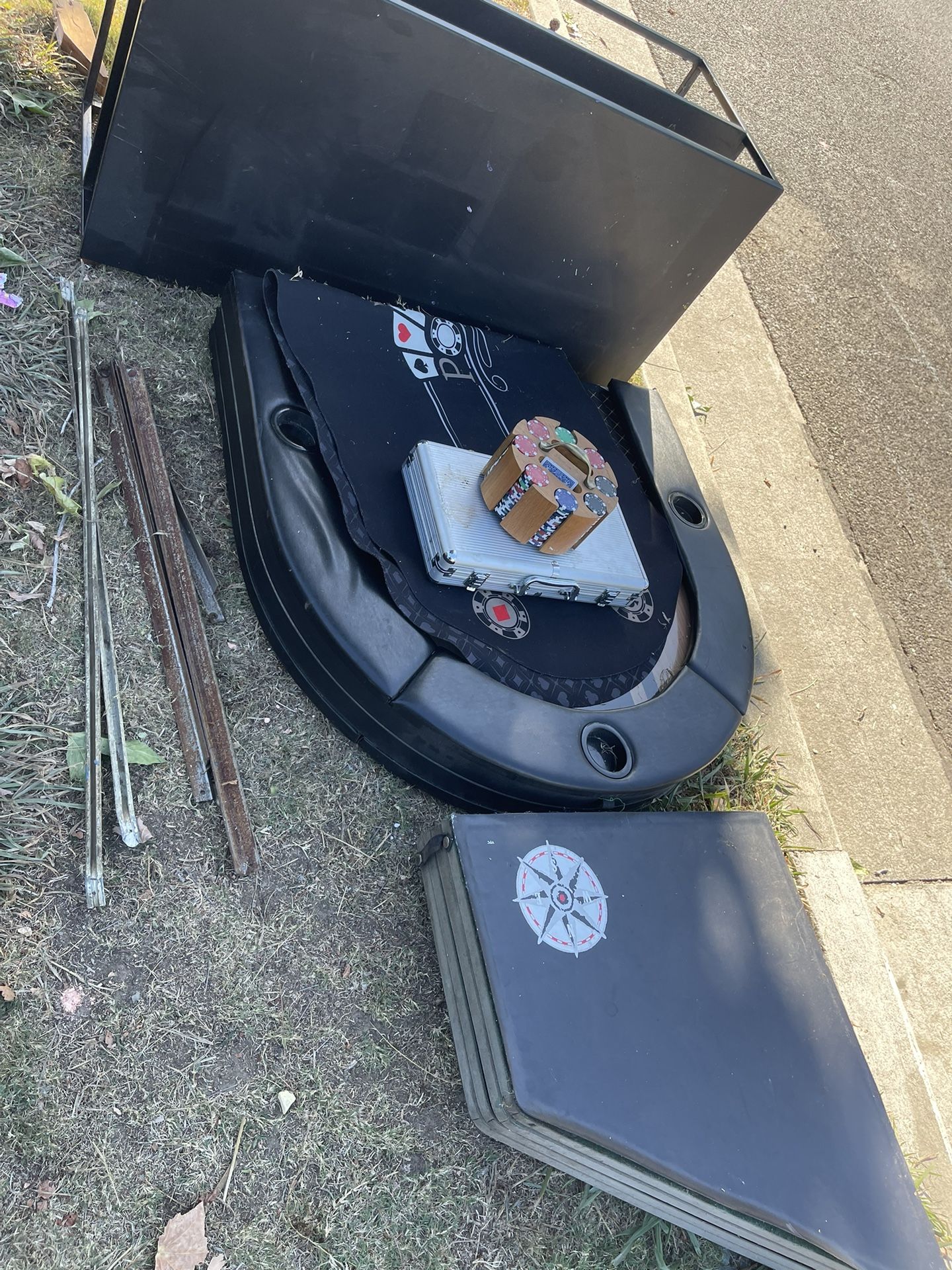 Free poker Tables, Poker Chips, Table 