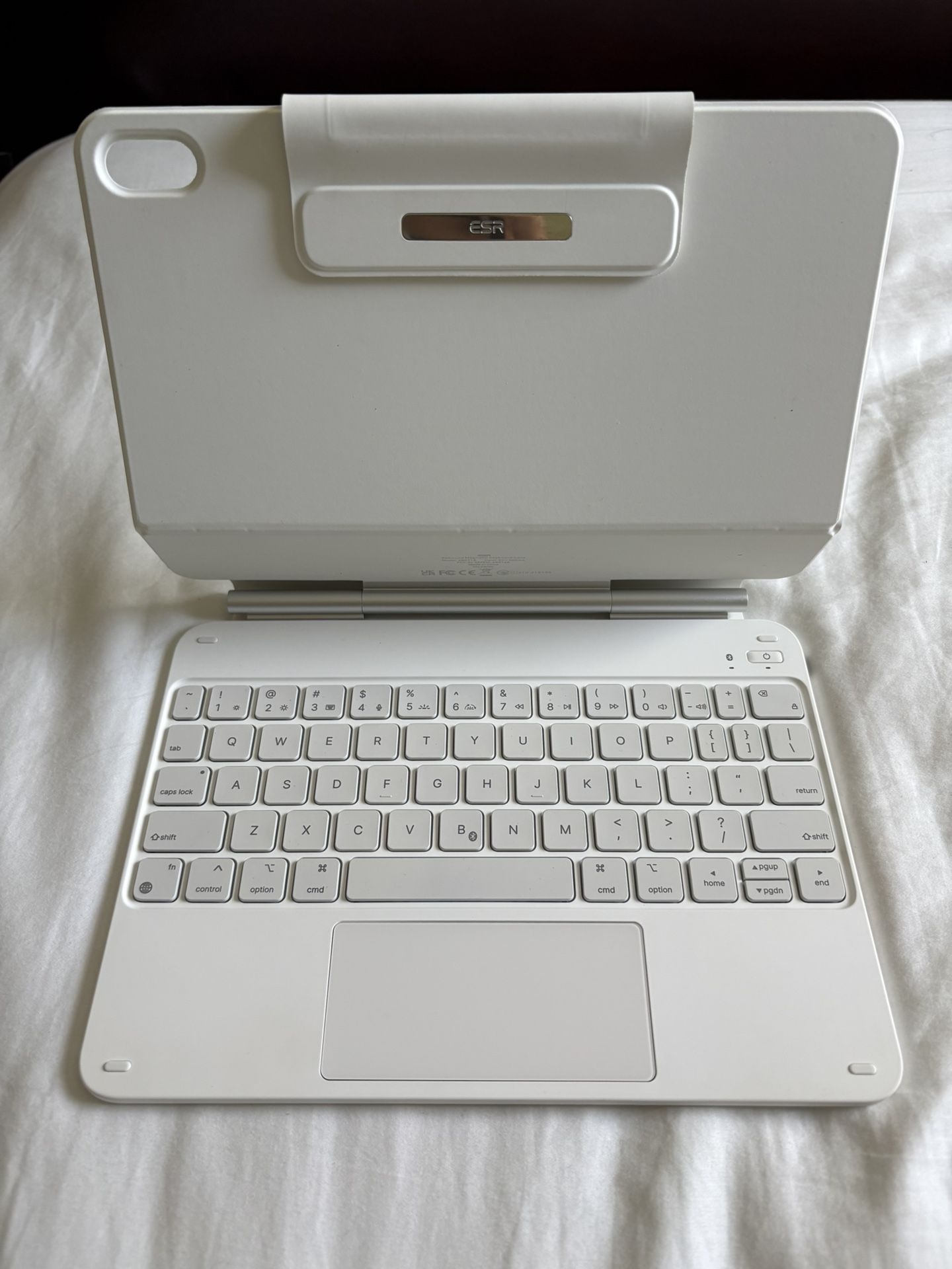 White iPad Keyboard Case (ESR)