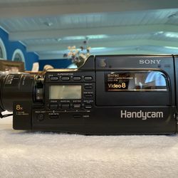 Sony Handycam Video 8 CCD-F70 Kit With Lenses “As-Is”