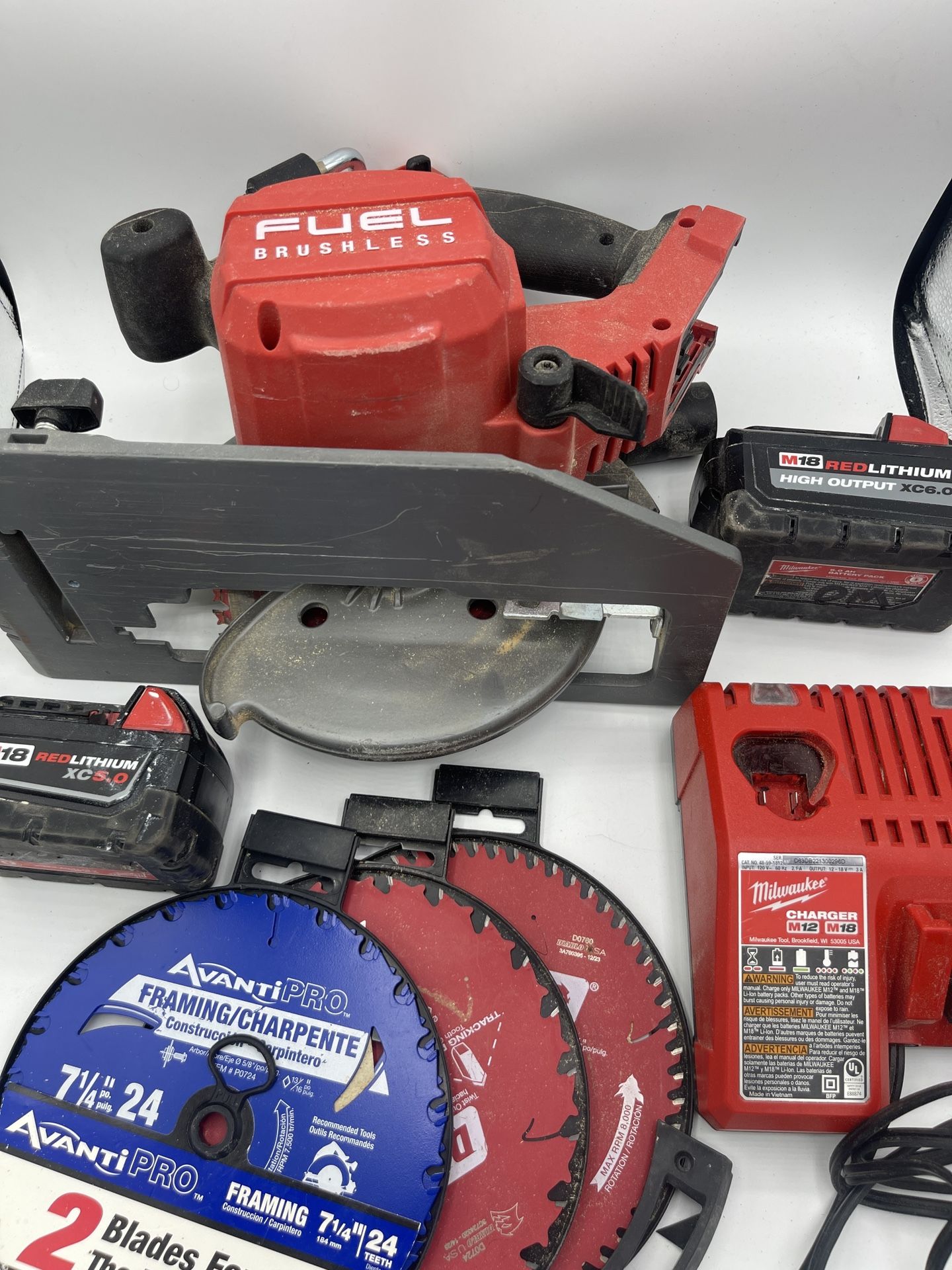 Milwaukee 2732-20 18V Lithium-Ion Brushless Cordless 7-1/4 in. Circular Saw