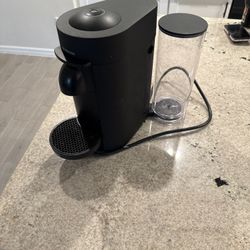 DeLonghi ENV150BM Nespresso Vertuo Plus Deluxe Coffee and Espresso Machine