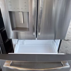 LG French Door Refrigerator (W 33)