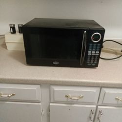 Black Oster Microwave