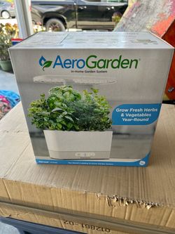AeroGarden Harvest 6-Pod In-Home Garden System