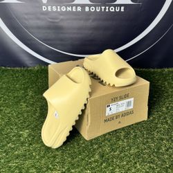 Adidas Yeezy Slides Dessert Sand size 5 Brand New In Box 📦 