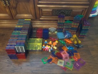 Magnet tiles