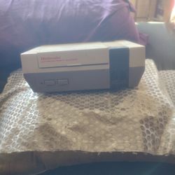 1985 Original Nintendo Game System 