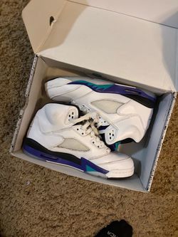 Air Jordan 5 Low Grape Sneakers
