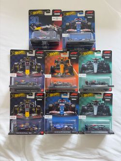 Hot Wheels Premium F1 Die-Cast Cars Bundle (8 Pack)