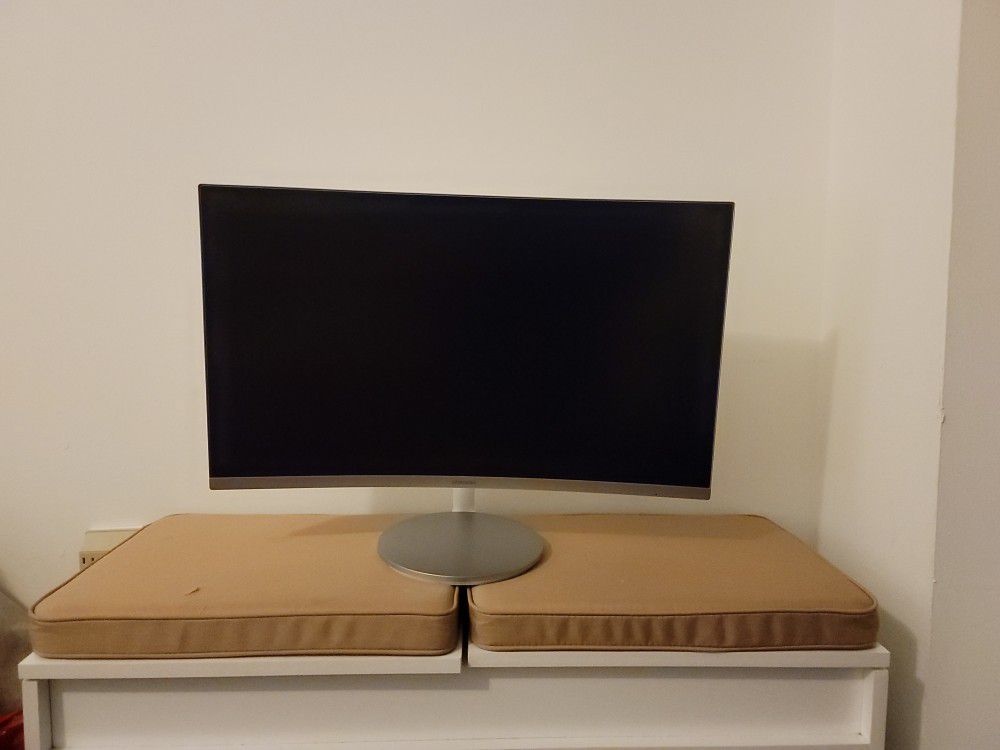 Samsung Curved 27 in Monitor