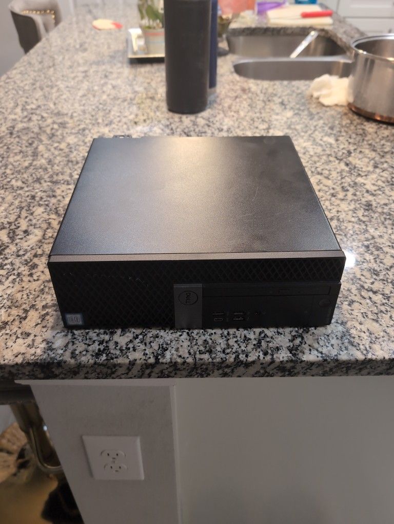 Dell Optiplex 7070 Desktop Computer
