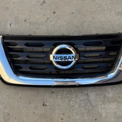 2017 - 2020 NISSAN PATHFINDER W/CAMERA GRILL OEM