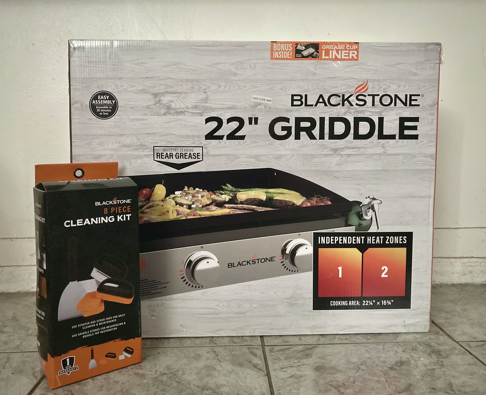 Blackstone Griddle Original 22” 2-Burner Tabletop Propane Gas Commercial Style Flat Top Griddle w/ 8-piece Cleaning Kit