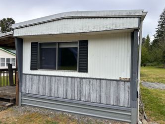 Delivered and Set ‘79 14x66 2bed 1.5bath