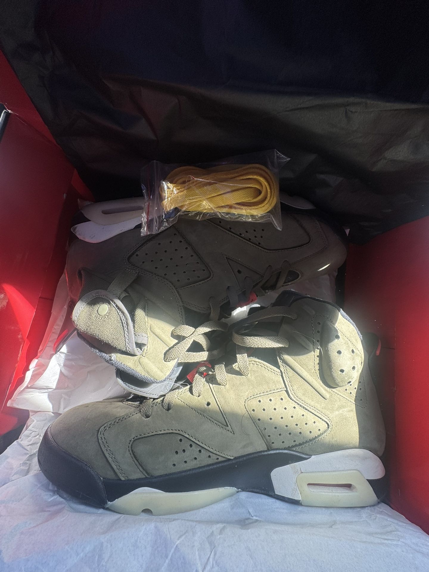 Travis Scott Jordan 6