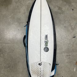 JS Air 17 surfboard - 5’8”