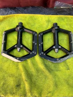 SPIKE pedals