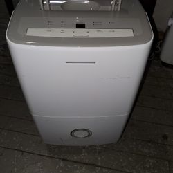 Excellent Like-New Frigidaire Dehumidifier In Good For Basement 