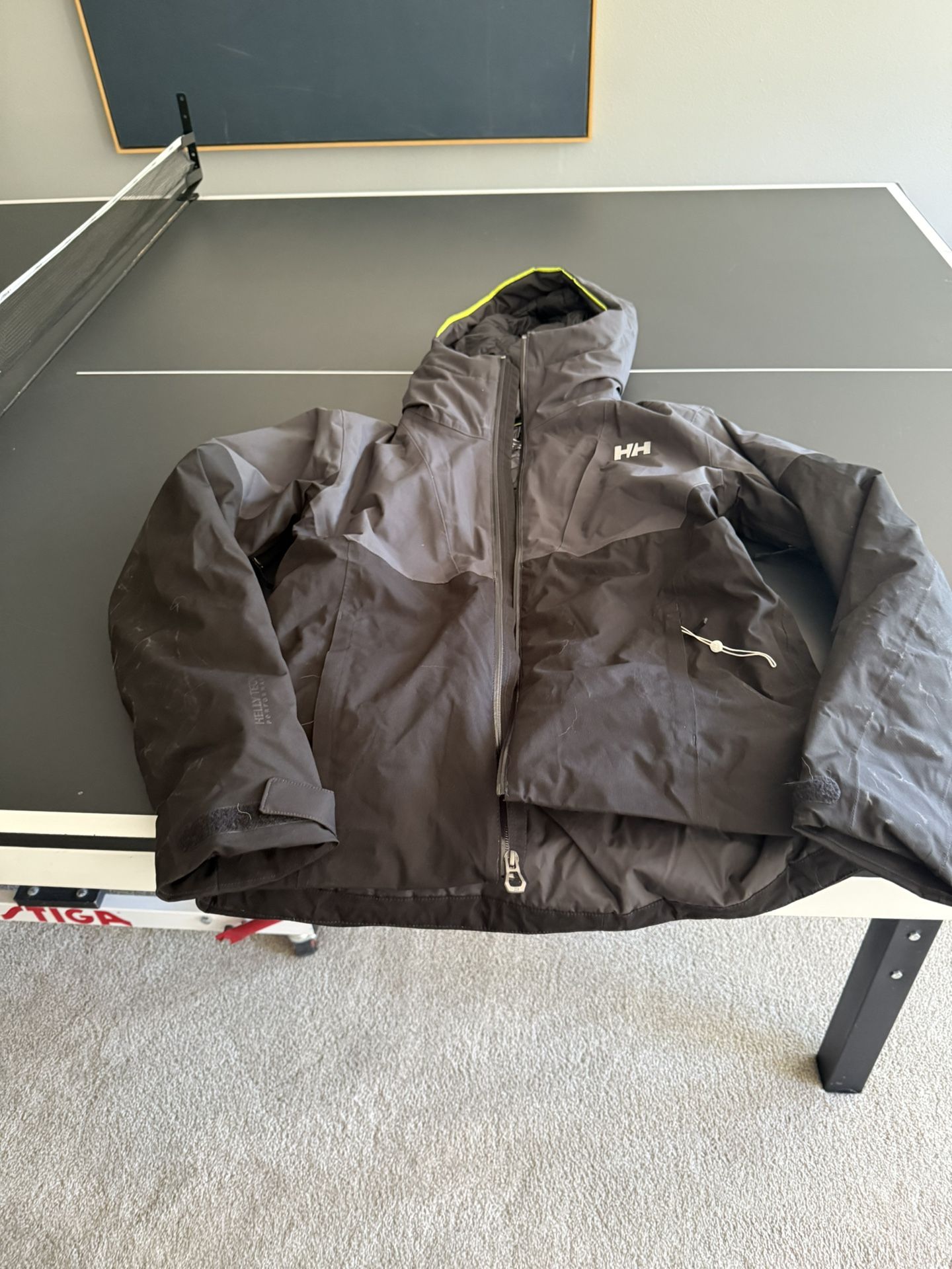 Helly Hansen Men’s Winter Jacket Small