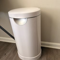 Diaper pail