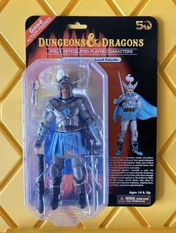 NECA Dungeons & Dragons Strongheart Paladin Figure Retro Card MIB