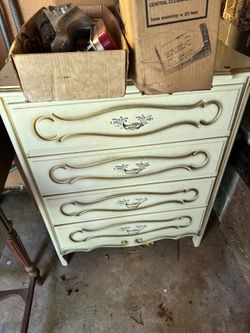Princess Style dresser