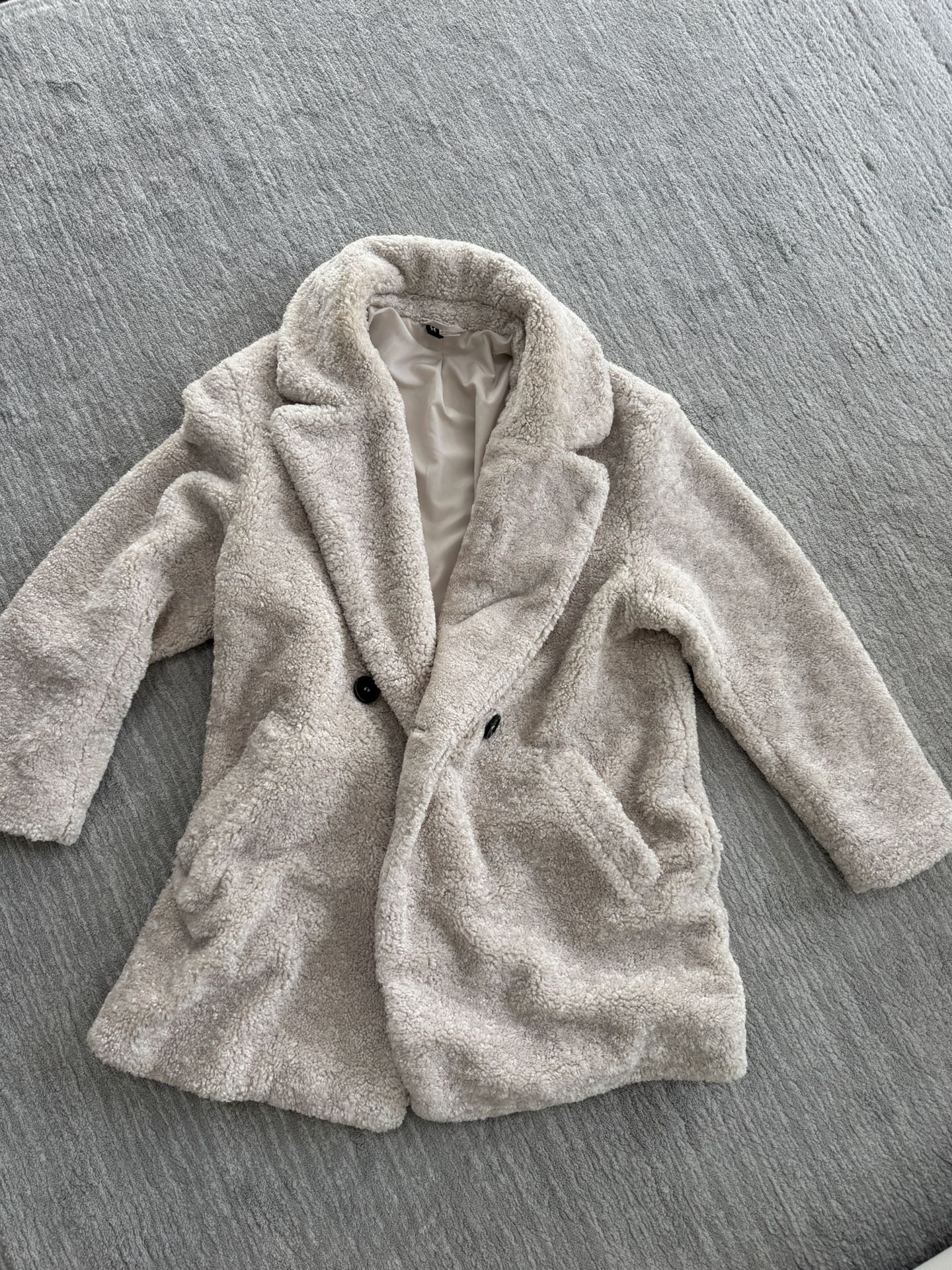 H&M Teddy/ Sherpa Women’s Coat Size Small In New Condition