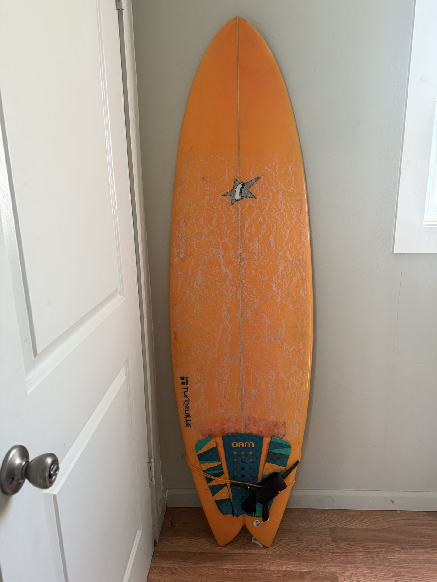 6 FOOT FISH SURFBOARD