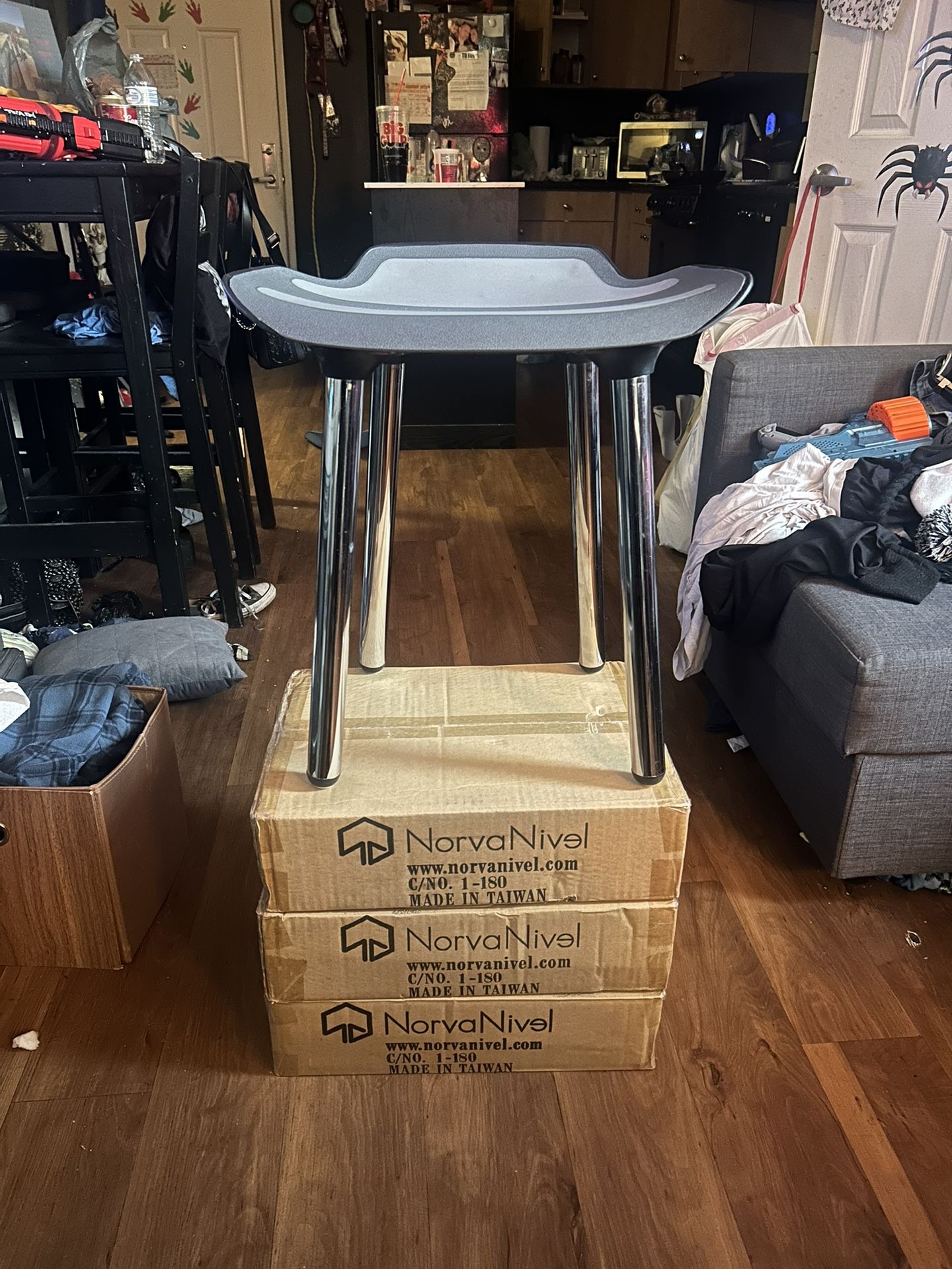 Nora Nivel Vogue Stools