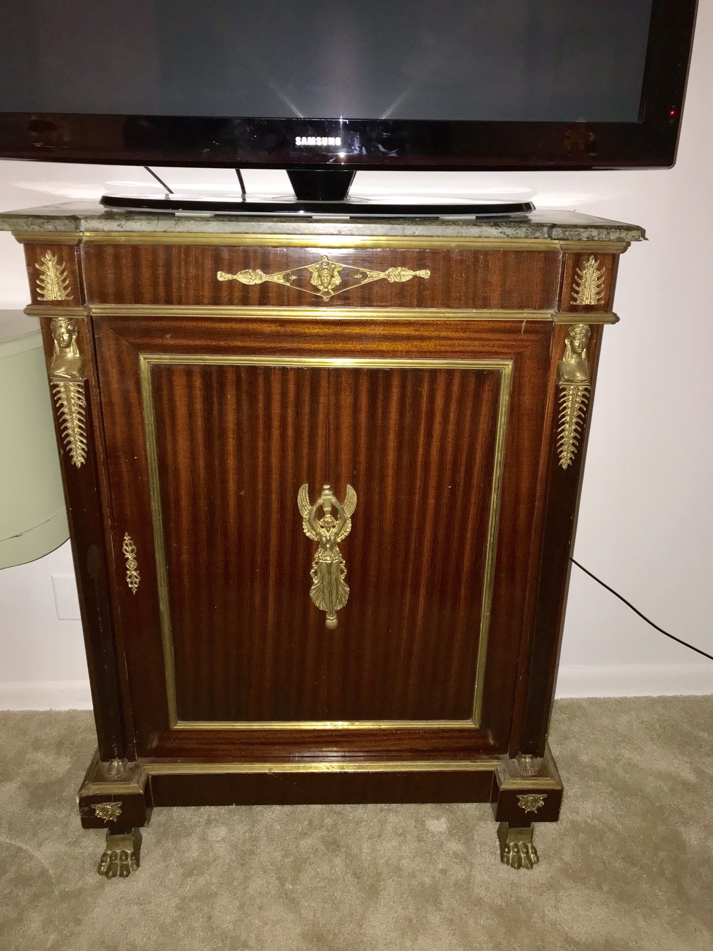 Beautiful 19th century antique fine French marble top cabinet