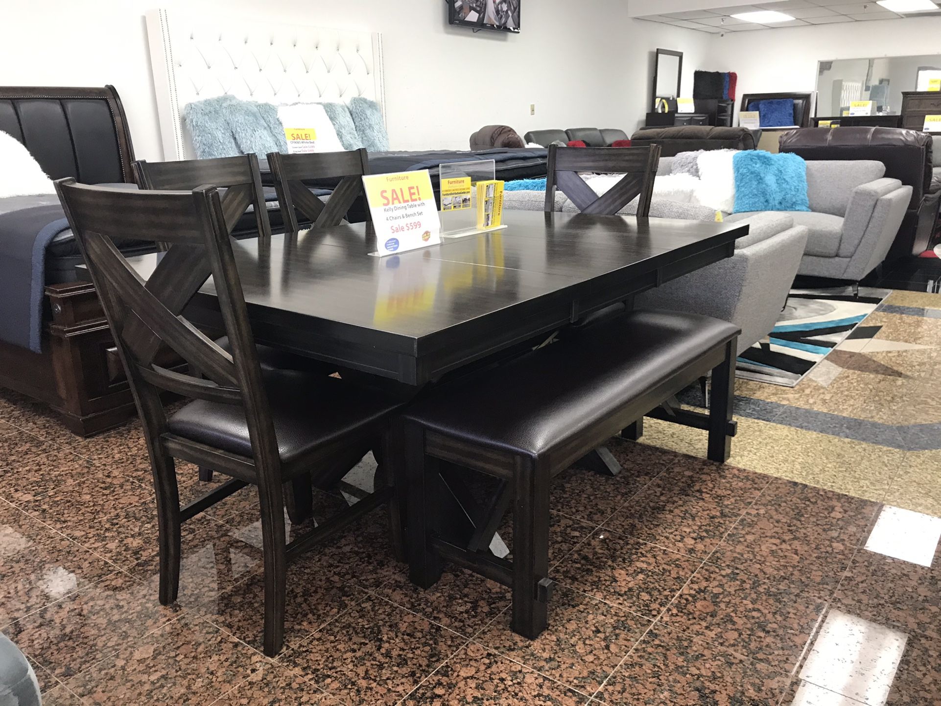 DINNING TABLE WITH 4 CHAIRS AND 1 BENCH..