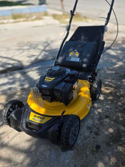 DEWALT
21 in. 150cc Briggs and Stratton 625ex Engine Rear Wheel Drive 2-in-1 Gas Self Propelled Walk Behind Lawn Mower
