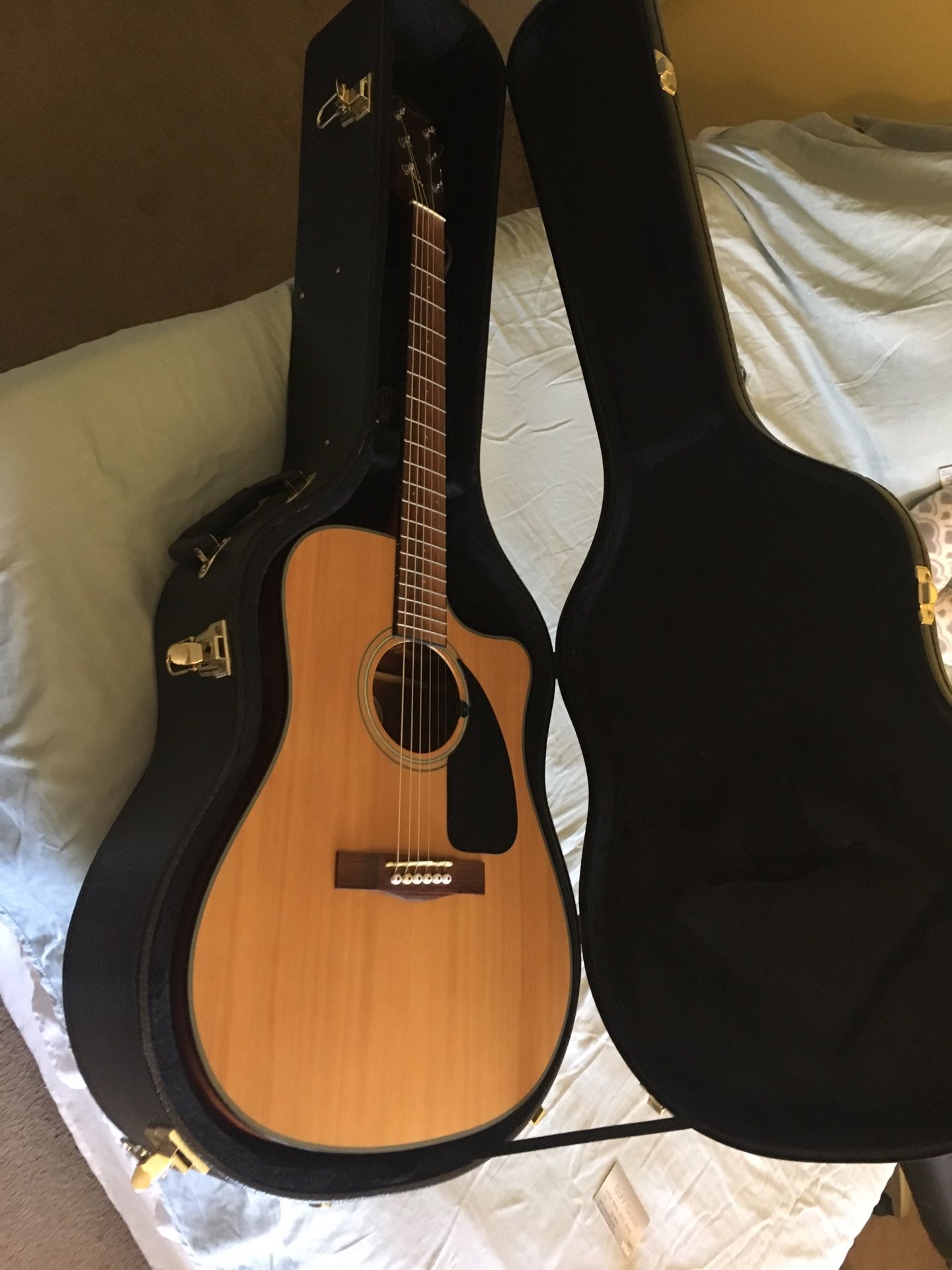 Fender Electric Acoustic guitar and hard case