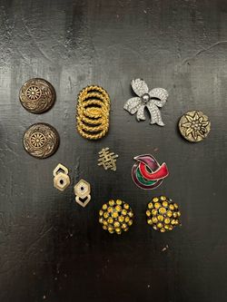 Assorted costume jewelry lot – no backs
