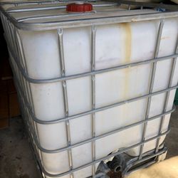 WATER TANK, 250 GALLONS 