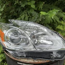 For Toyota Prius  12-14 Headlight Assembly.Passenger Side.