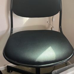Black Rolling Office Chair – Simple & Sturdy