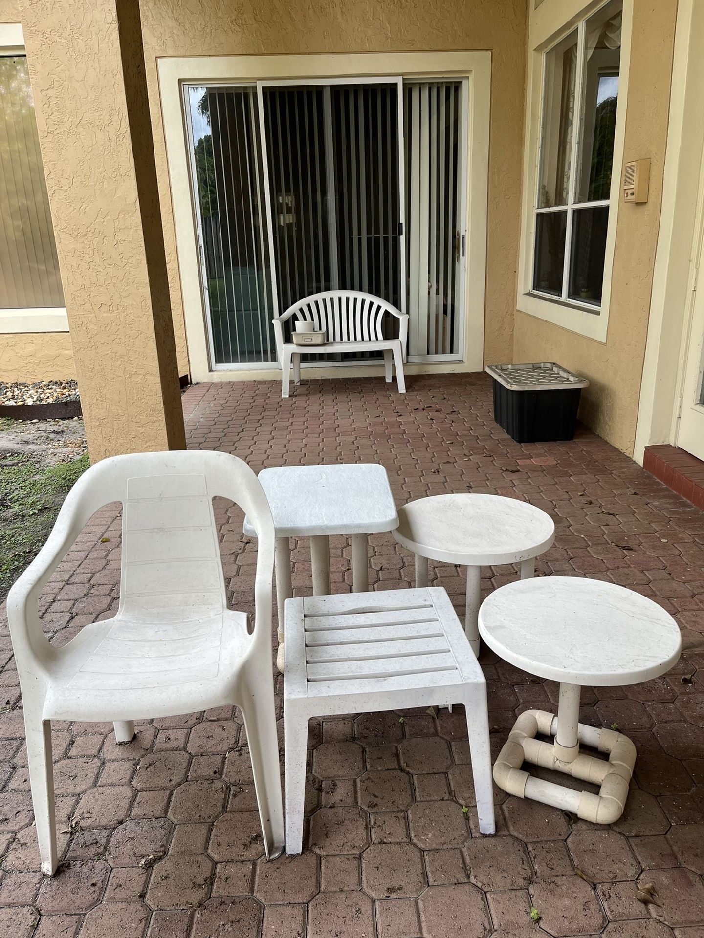 Patio Furniture - Multiple Pieces