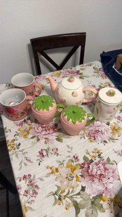 Strawberry ceramic set