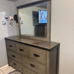 Bedroom Furniture Set