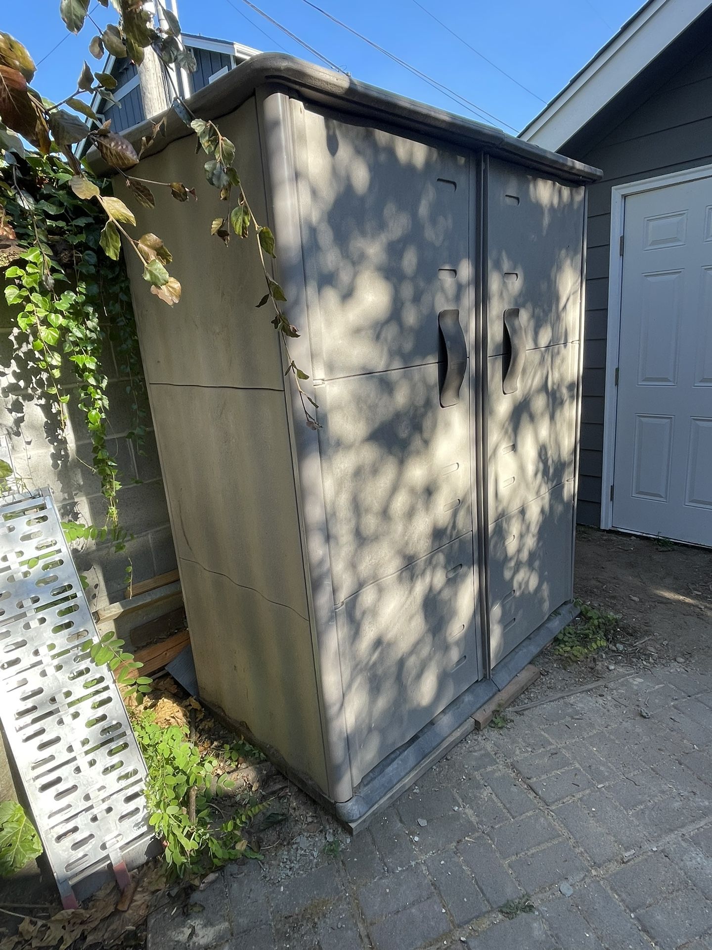 Rubbermaid Shed - Pending Sale