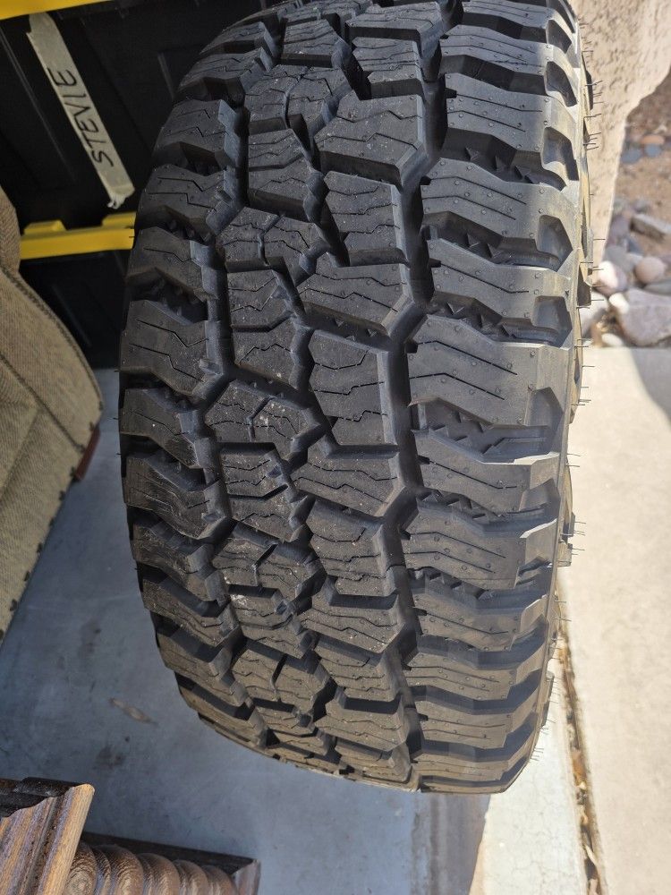 Mickey Thompson Baja Boss Tire