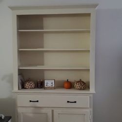 Hutch/bookshelf