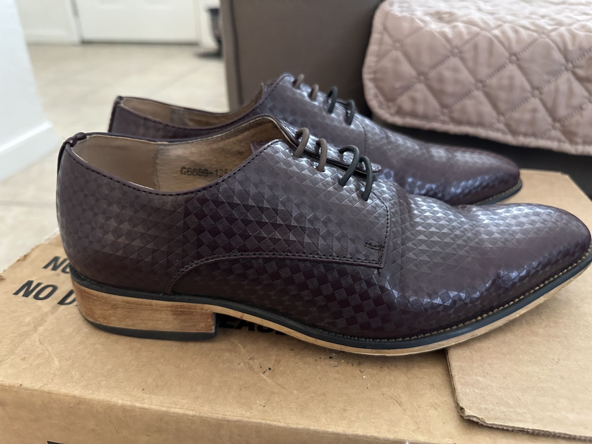 Gino Vitale Men’s Diamond Cut Dress Shoes Size 6.5