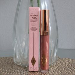 Charlotte Tilbury COLLAGEN LIP BATH 
PILLOW TALK